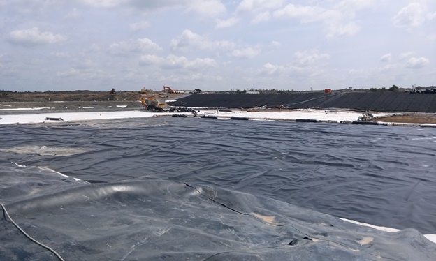 chống thấm b&atilde;i r&aacute;c bằng c&ocirc;ng nghệ l&oacute;t bạt hdpe