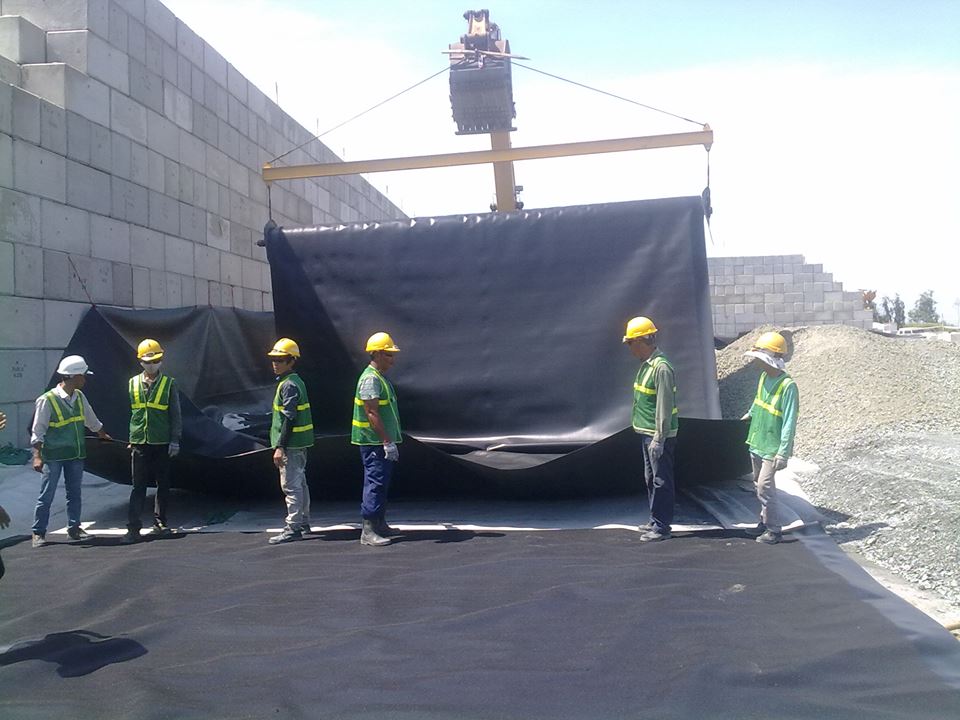 sử dụng m&agrave;ng hdpe để chống thấm kho chứa dầu