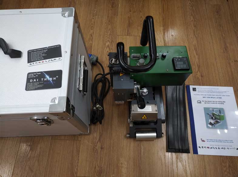 M&aacute;y h&agrave;n bạt nhựa LST 900