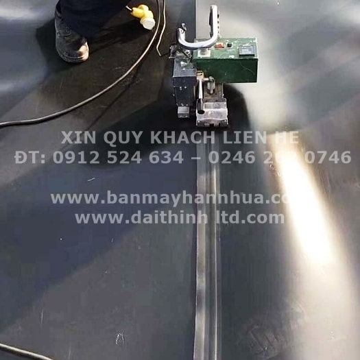 M&aacute;y h&agrave;n bạt HDPE biogas - May han nhua LST 900