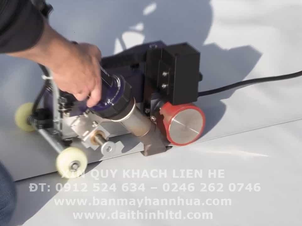 M&aacute;y h&agrave;n m&agrave;ng nhựa chống thấm dột Weldy RW3400