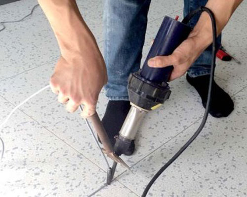 m&aacute;y h&agrave;n s&agrave;n nhựa vinyl cầm tay